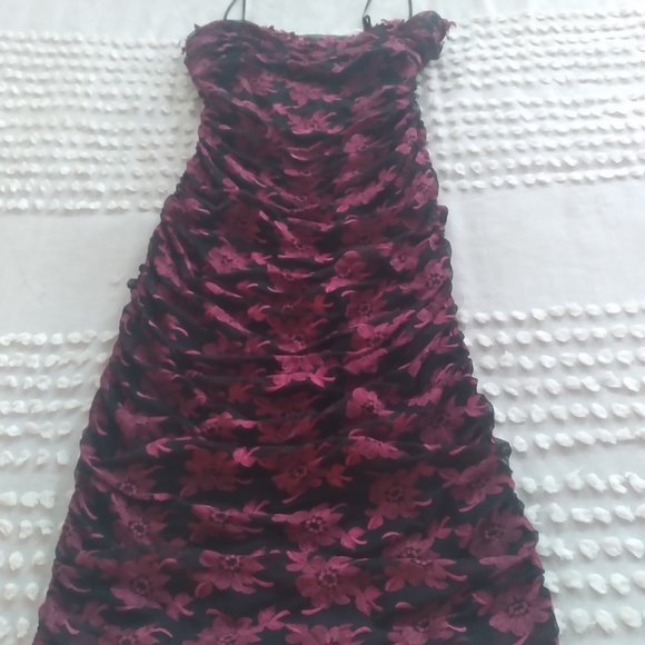 A burgundy and black Betsey Johnson fancy dress. - Picture 9 of 12